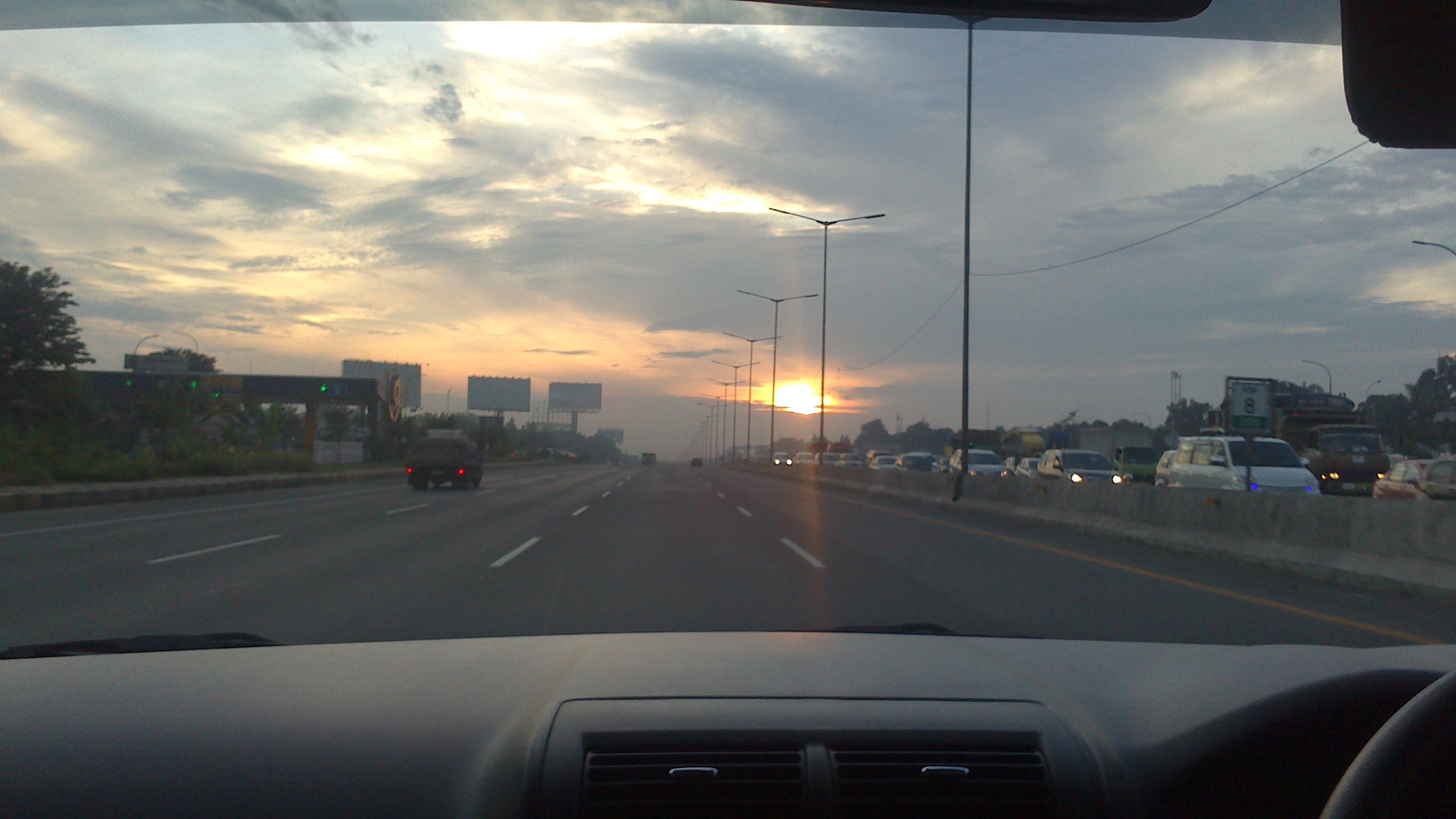 Perjalanan ke Bandung. credit: alfan nasrulloh
